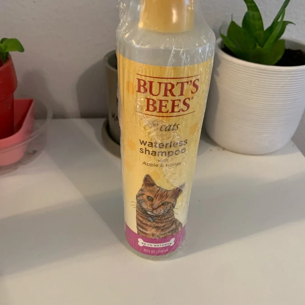 Burt's Bees Cat Waterless Shampoo